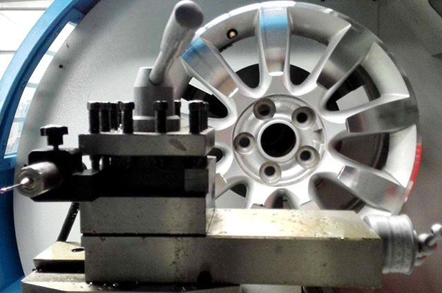 CNC五金加工車槽都是一次加工到底的嗎？