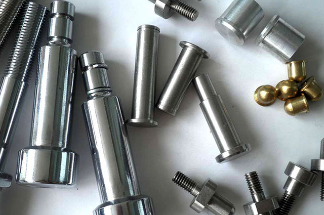 五金加工不良品凸包的原因分析？