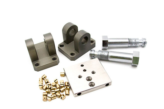 東莞CNC加工設(shè)備日、周、月、半年的維護(hù)保養(yǎng)