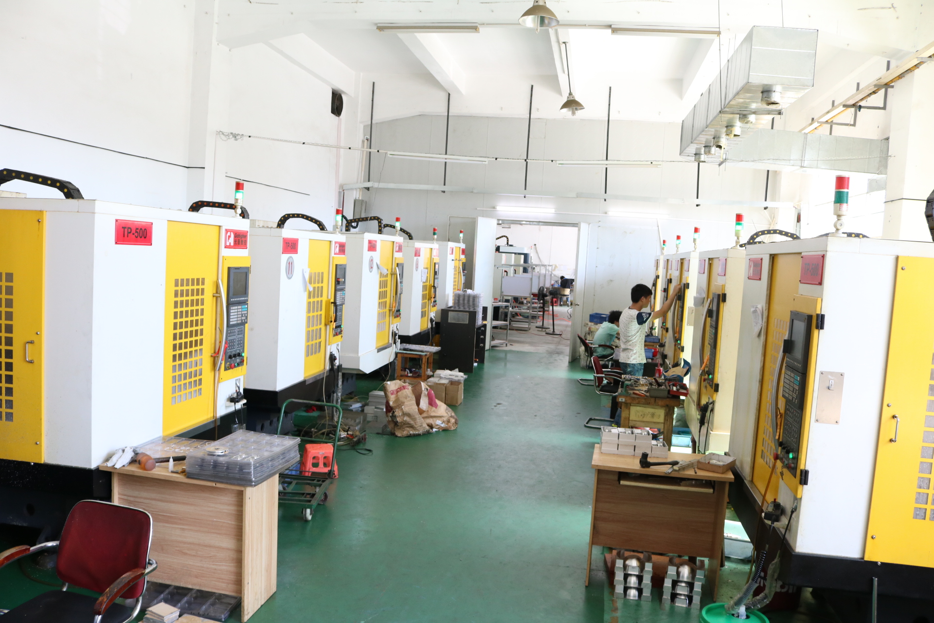 鋁合金加工廠-加工設(shè)備 鋁合金加工廠-加工設(shè)備