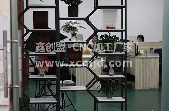 大家為何選擇五軸CNC加工中心，有哪些優(yōu)勢？