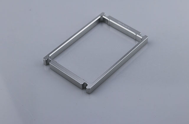 深圳五金零件加工的數(shù)控系統(tǒng)特點(diǎn)有什么？